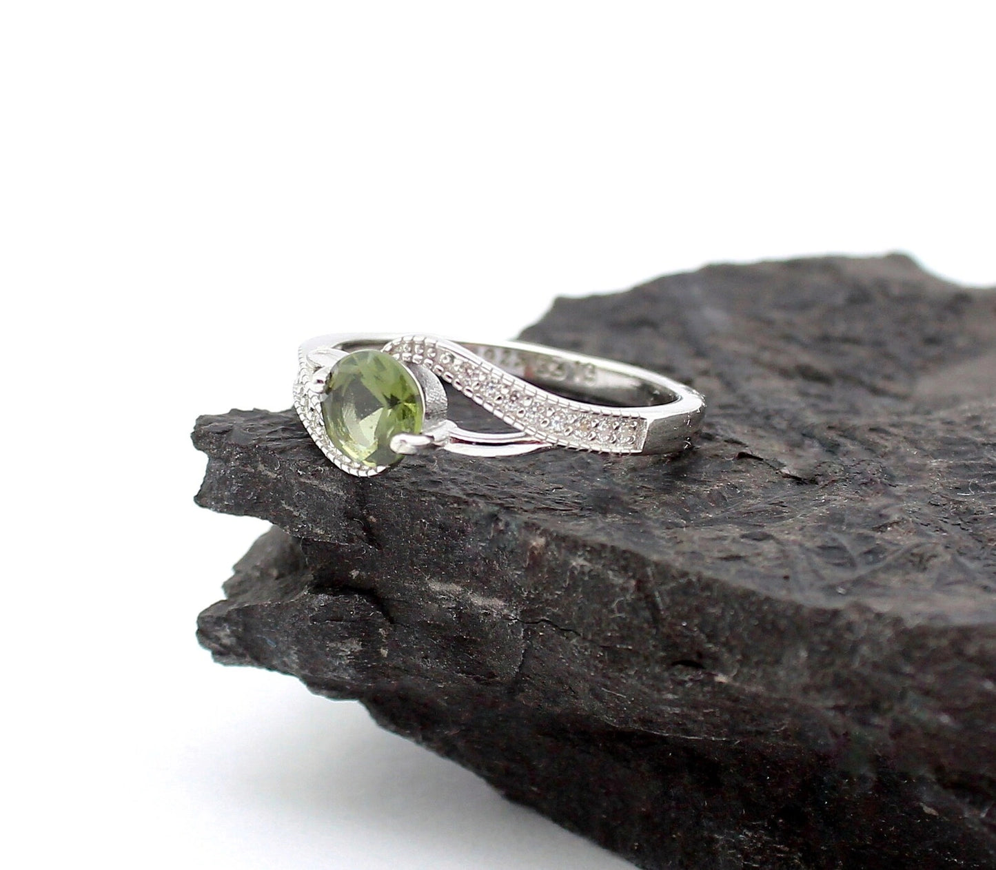 6 mm Genuine moldavite ring 6mm stone, real Moldavite ring Silver, Czech moldavite ring with certificate Moldavite jewelry Moldavite wedding ring