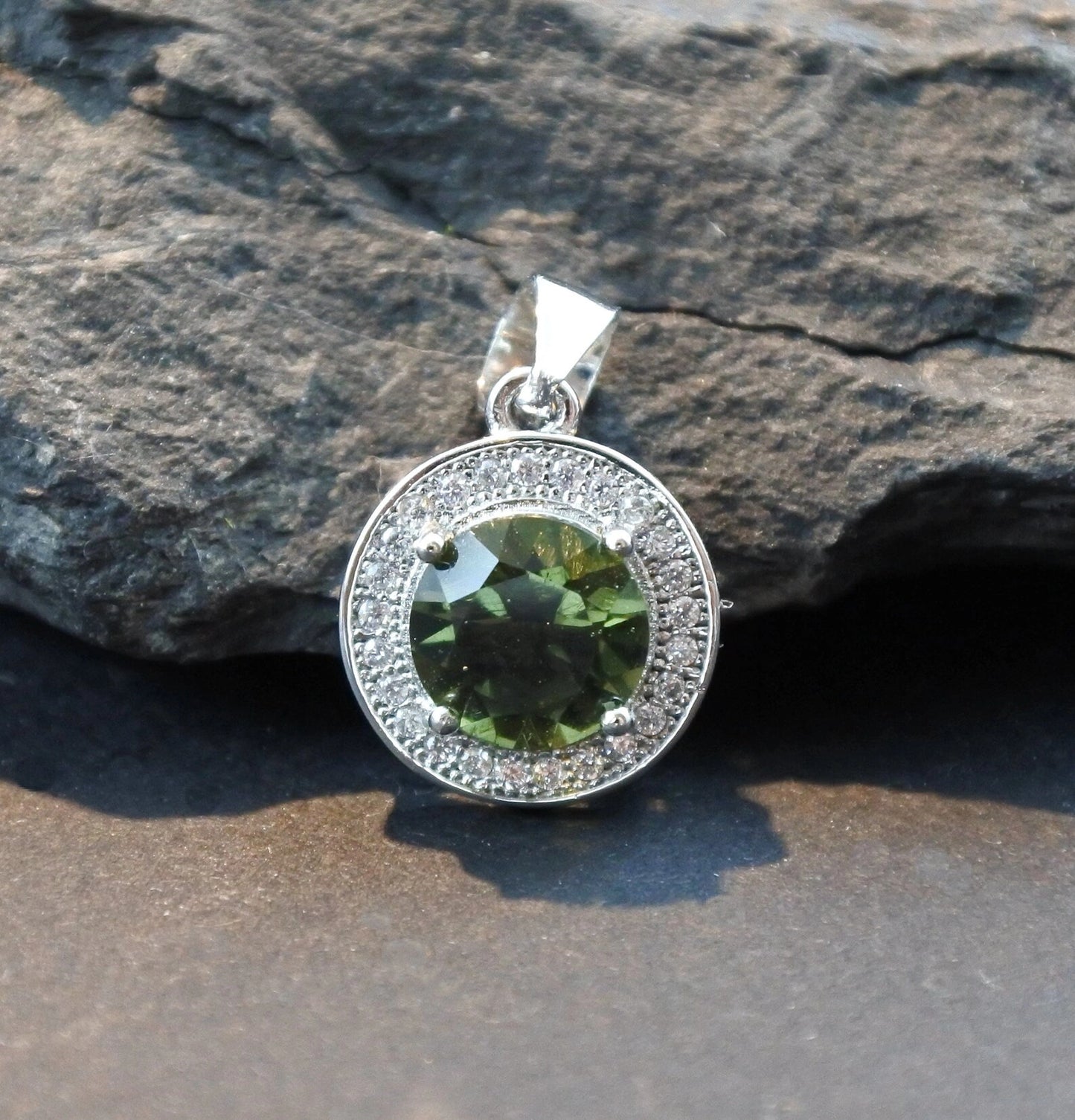 7 mm stone real MOLDAVITE Pendant Sterling Silver Moldavite jewelry from Czech Republic genuine moldavite pendant necklace with certificate