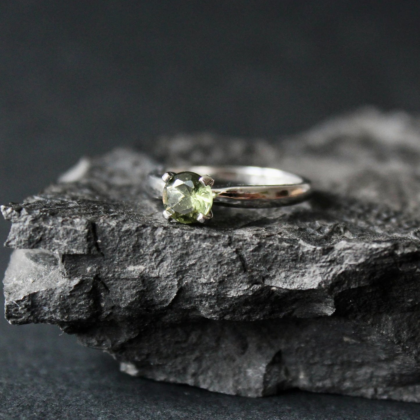 Genuine moldavite ring 6mm stone, real Moldavite ring Silver, Czech moldavite ring with certificate Moldavite jewelry Moldavite wedding ring