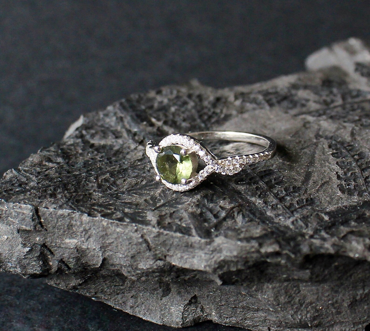 Genuine moldavite ring 6mm stone, real Moldavite ring Silver, Czech moldavite ring with certificate Moldavite jewelry Moldavite wedding ring