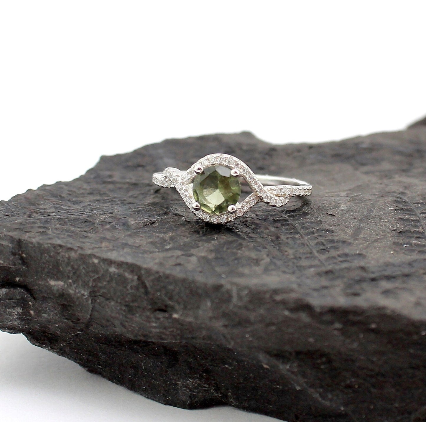 Genuine moldavite ring 6mm stone, real Moldavite ring Silver, Czech moldavite ring with certificate Moldavite jewelry Moldavite wedding ring
