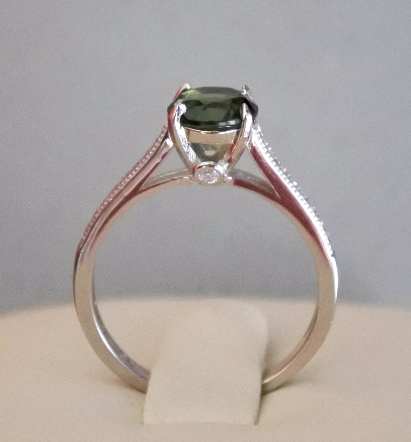 Silver Moldavite Ring 7 mm stone, Authentic Moldavite jewelry- Czech Genuine Moldavite gemstone ring, Faceted moldavite ring real moldavite