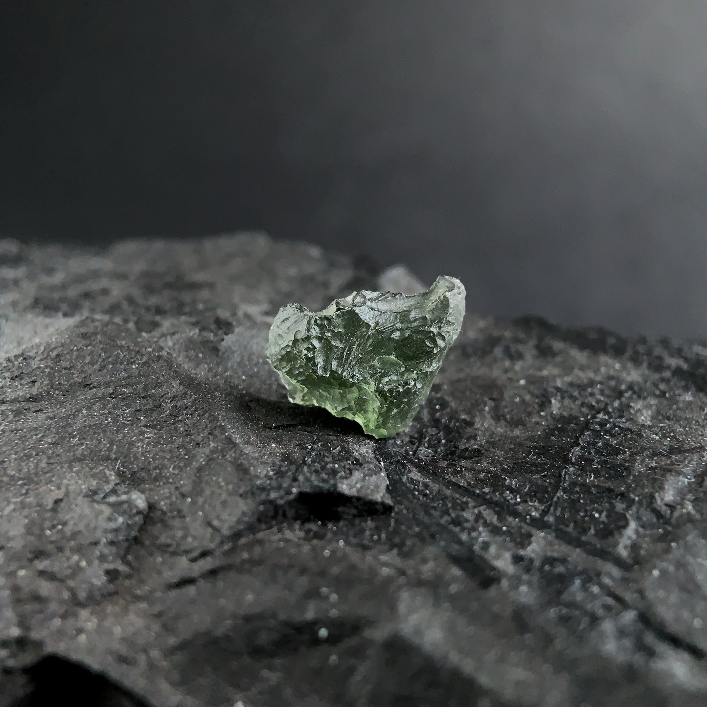 Raw Moldavite Genuine from Czech Republic Tektite 1.35g 6.75ct