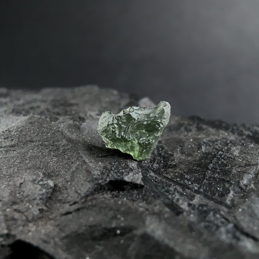 Raw Moldavite Genuine from Czech Republic Tektite 1.35g 6.75ct
