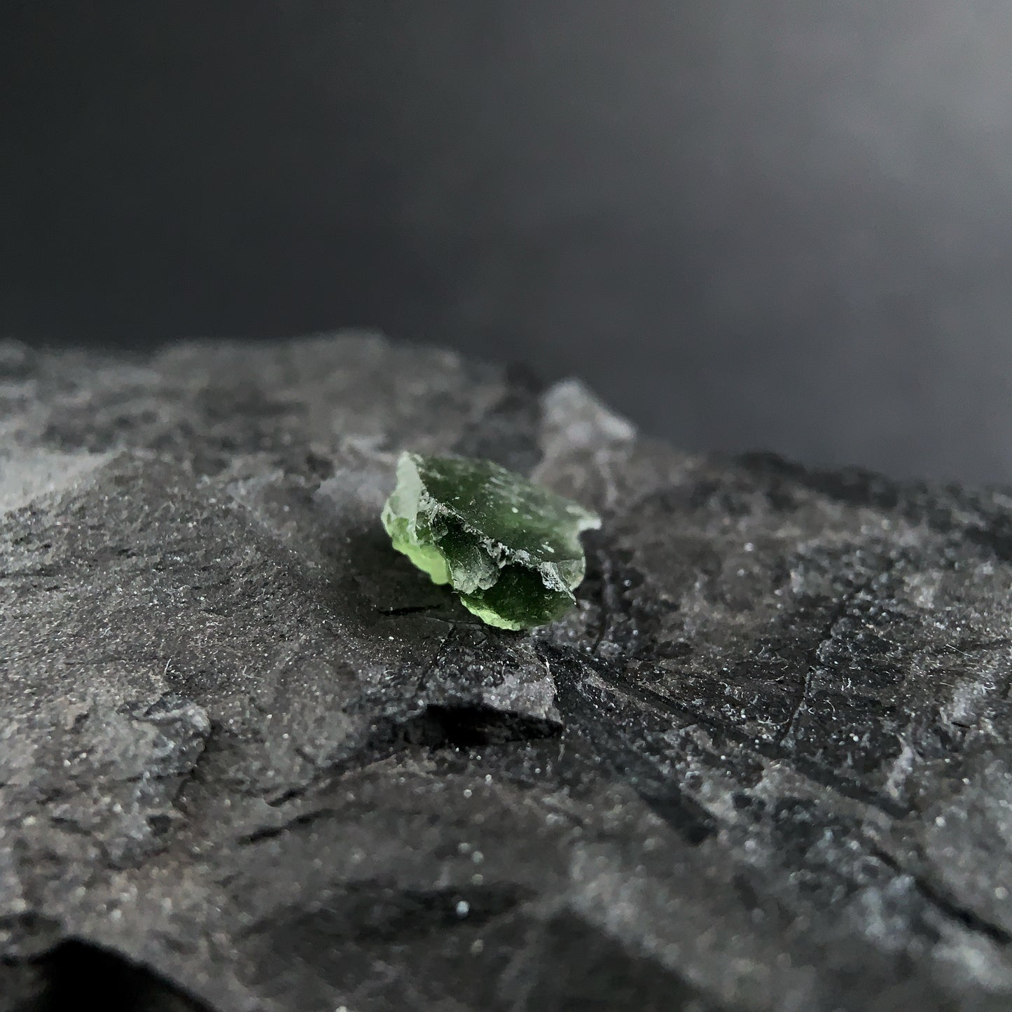 Raw Moldavite Genuine from Czech Republic Tektite 1.35g 6.75ct