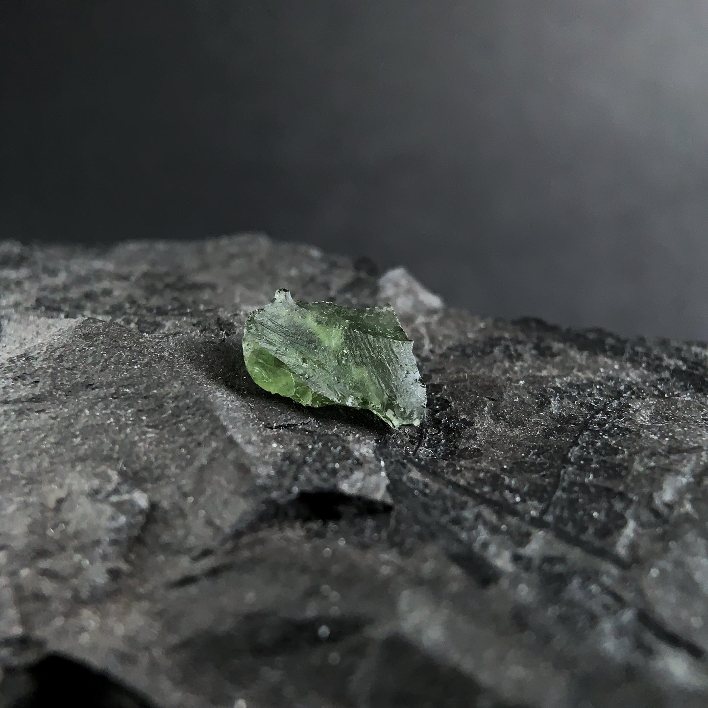 Raw Moldavite Genuine from Czech Republic Tektite 1.35g 6.75ct