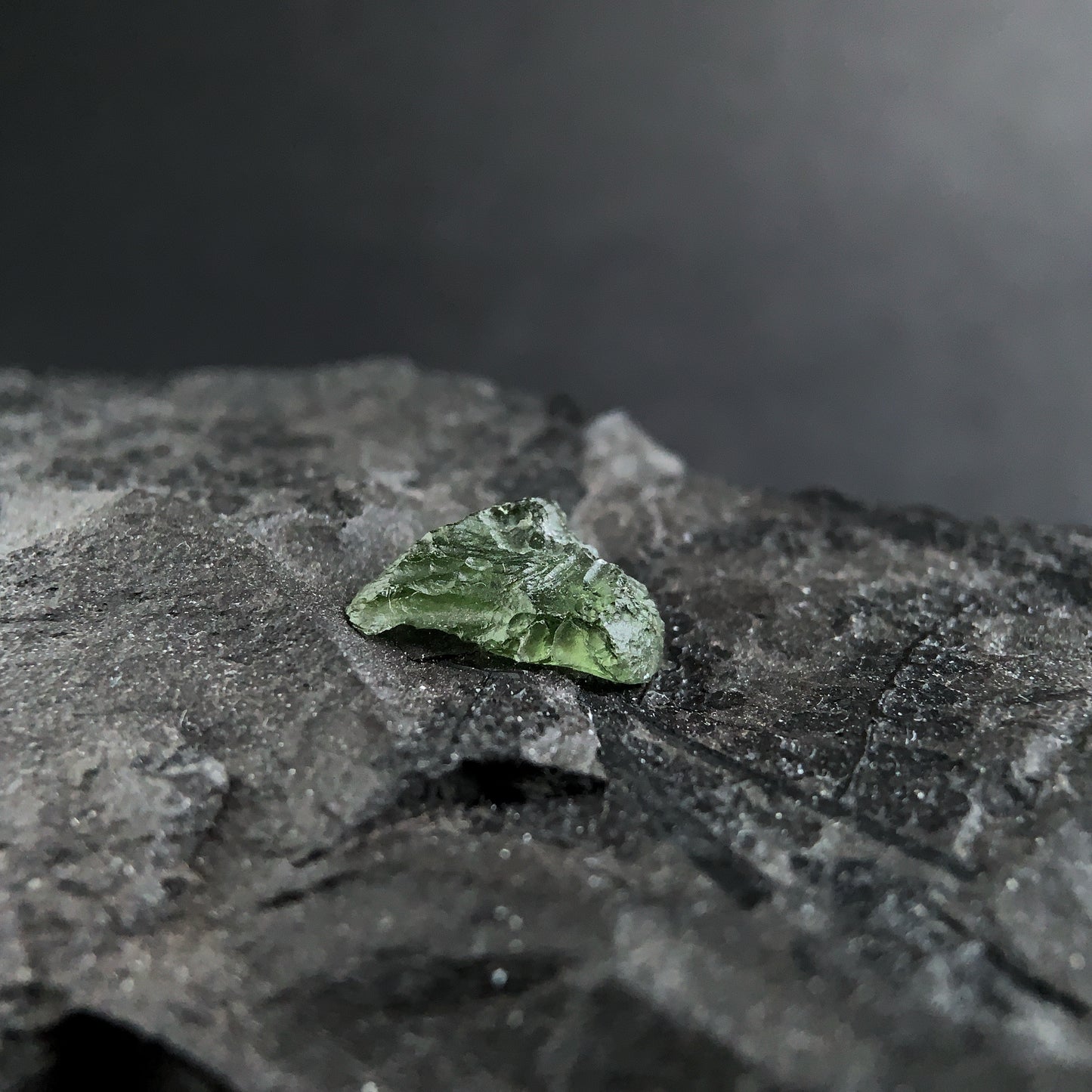 Raw Moldavite Genuine from Czech Republic Tektite 1.35g 6.75ct