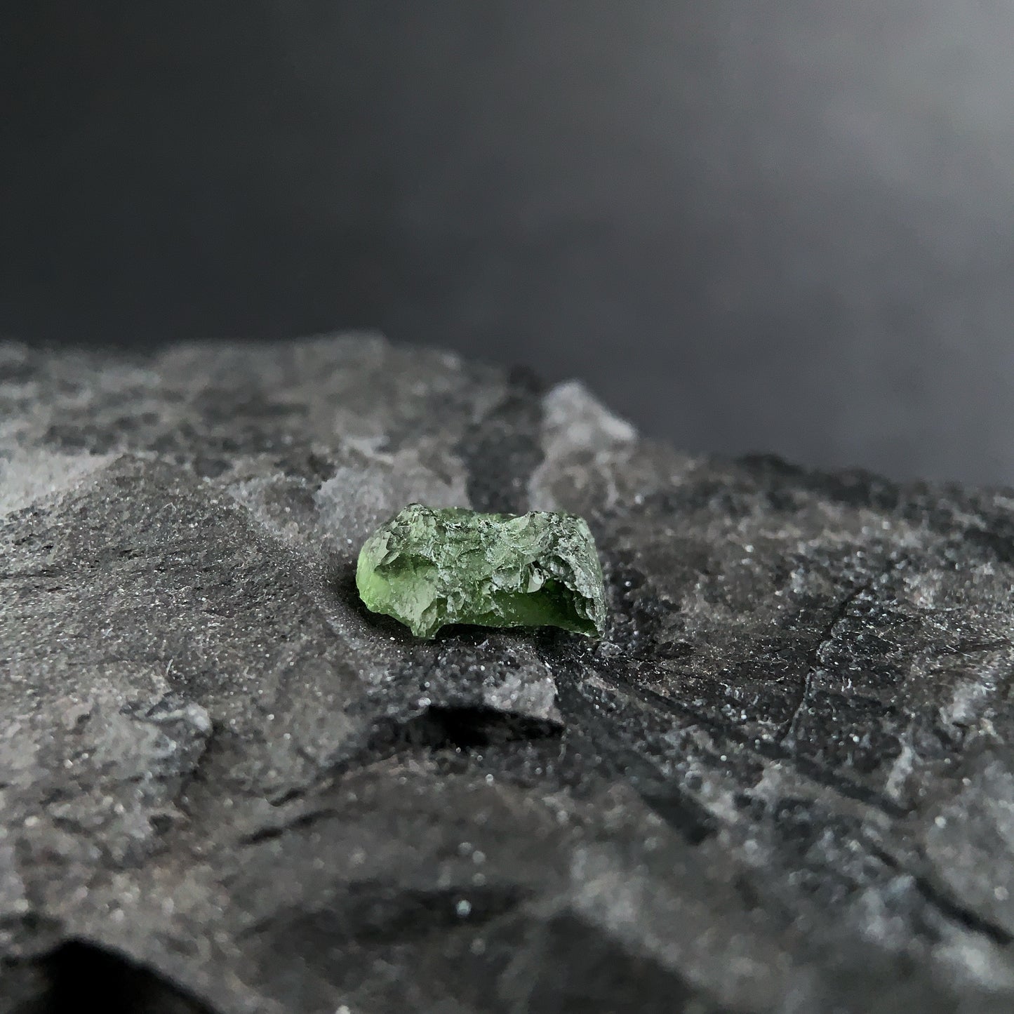 Raw Moldavite Genuine from Czech Republic Tektite 1.35g 6.75ct