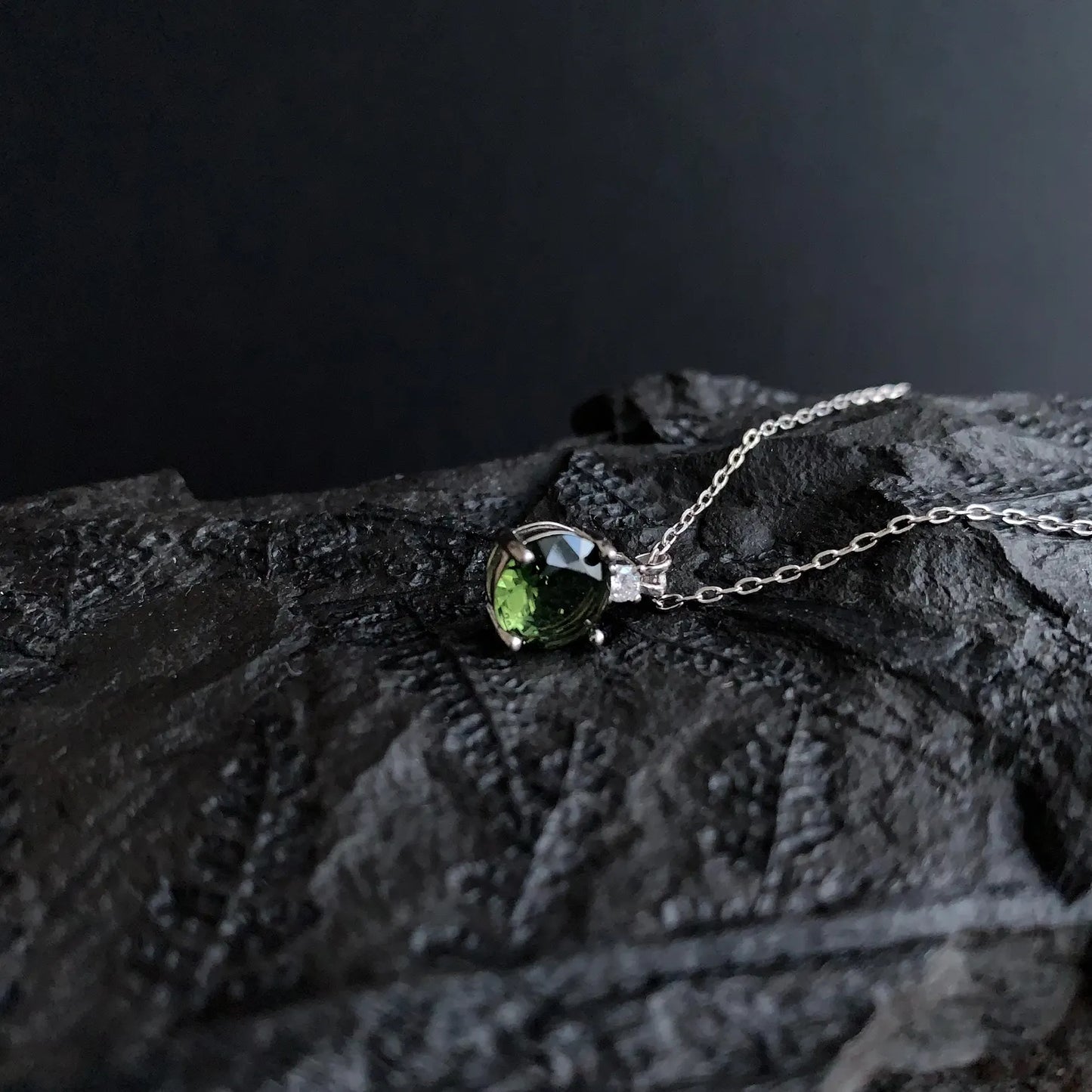 8 mm stone real MOLDAVITE Pendant Sterling Silver Moldavite jewelry from Czech Republic genuine moldavite pendant necklace with certificate