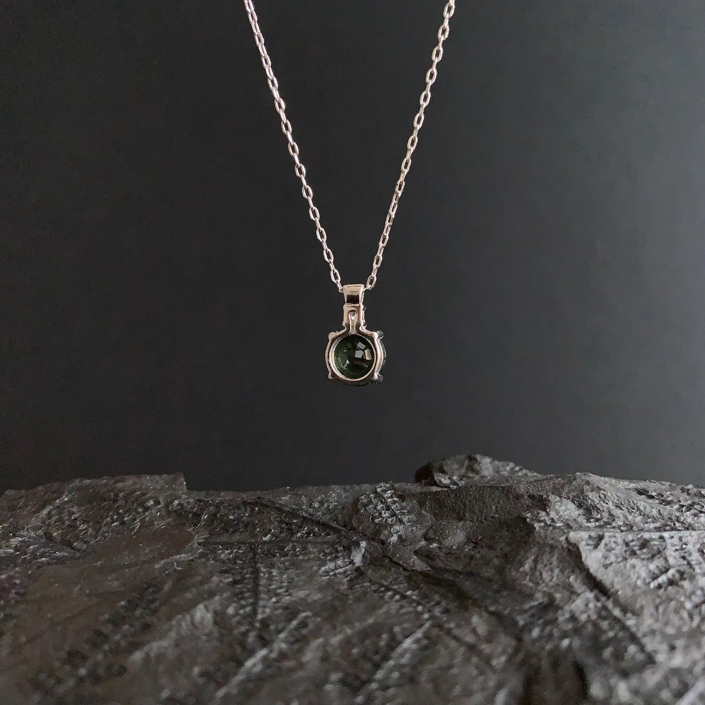 8 mm stone real MOLDAVITE Pendant Sterling Silver Moldavite jewelry from Czech Republic genuine moldavite pendant necklace with certificate