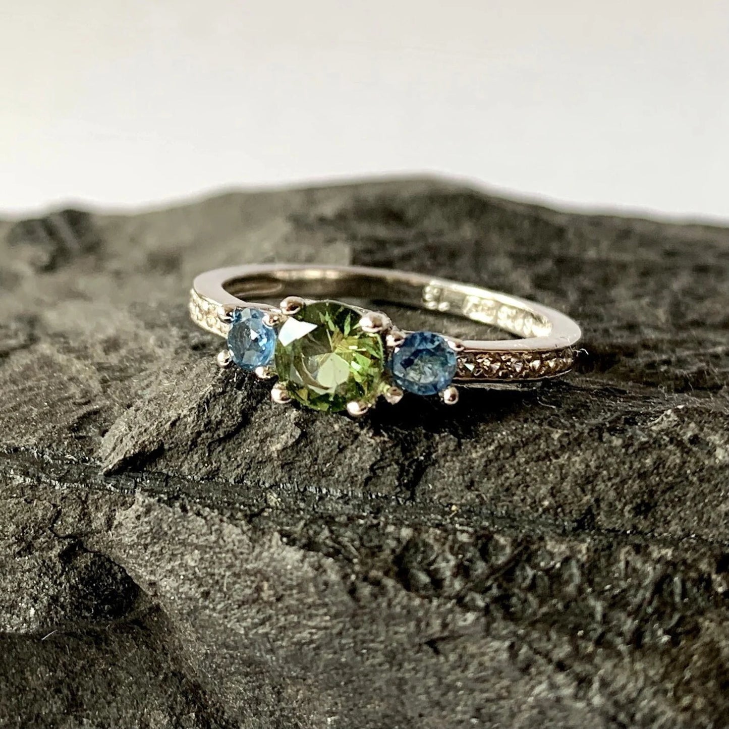 CZECH MOLDAVITE+ 2 blue Sapphire ring, Sterling silver Moldavite ring and Natural Sapphire gemstone, genuine moldavite ring with certificate
